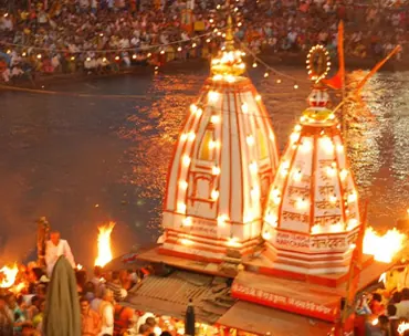 Evening aarti lamps on the banks of the Yamuna